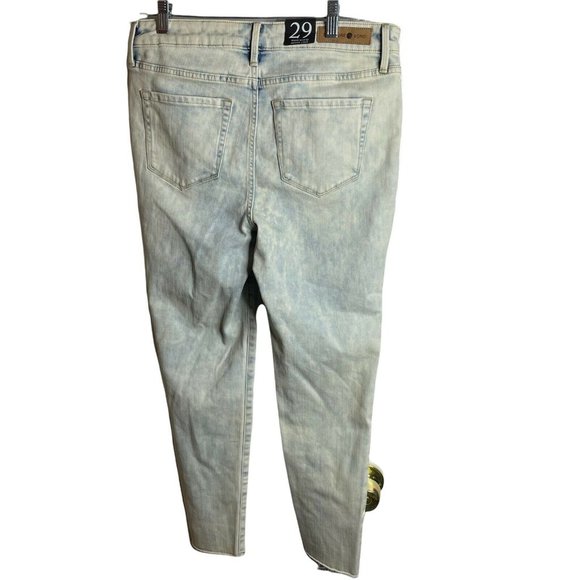 Treasure & Bond Women’s 29x25.5” Skinny Leg High Rise Crop Jeans Light Wash New - Picture 2 of 4